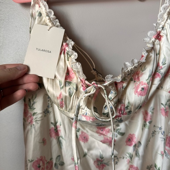 Tularosa Maxi Dress in Spring Floral NWT - Picture 4 of 4